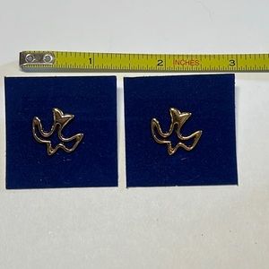 Dove pins